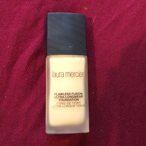 Light use-Laura Mercier Flawless Fusion Foundation